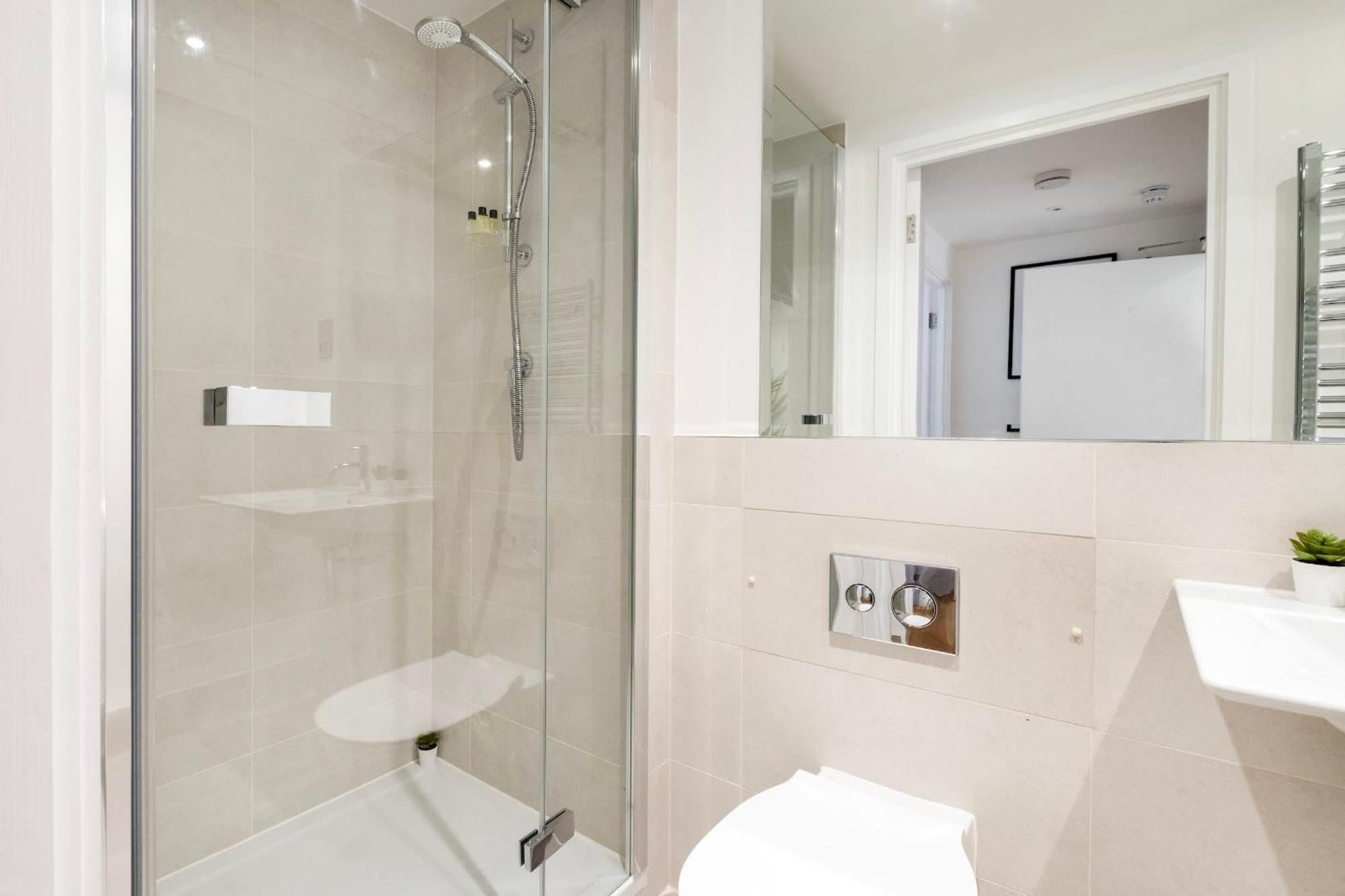 Fitzrovia With Balcony - Cityapartmentstay London Exterior photo